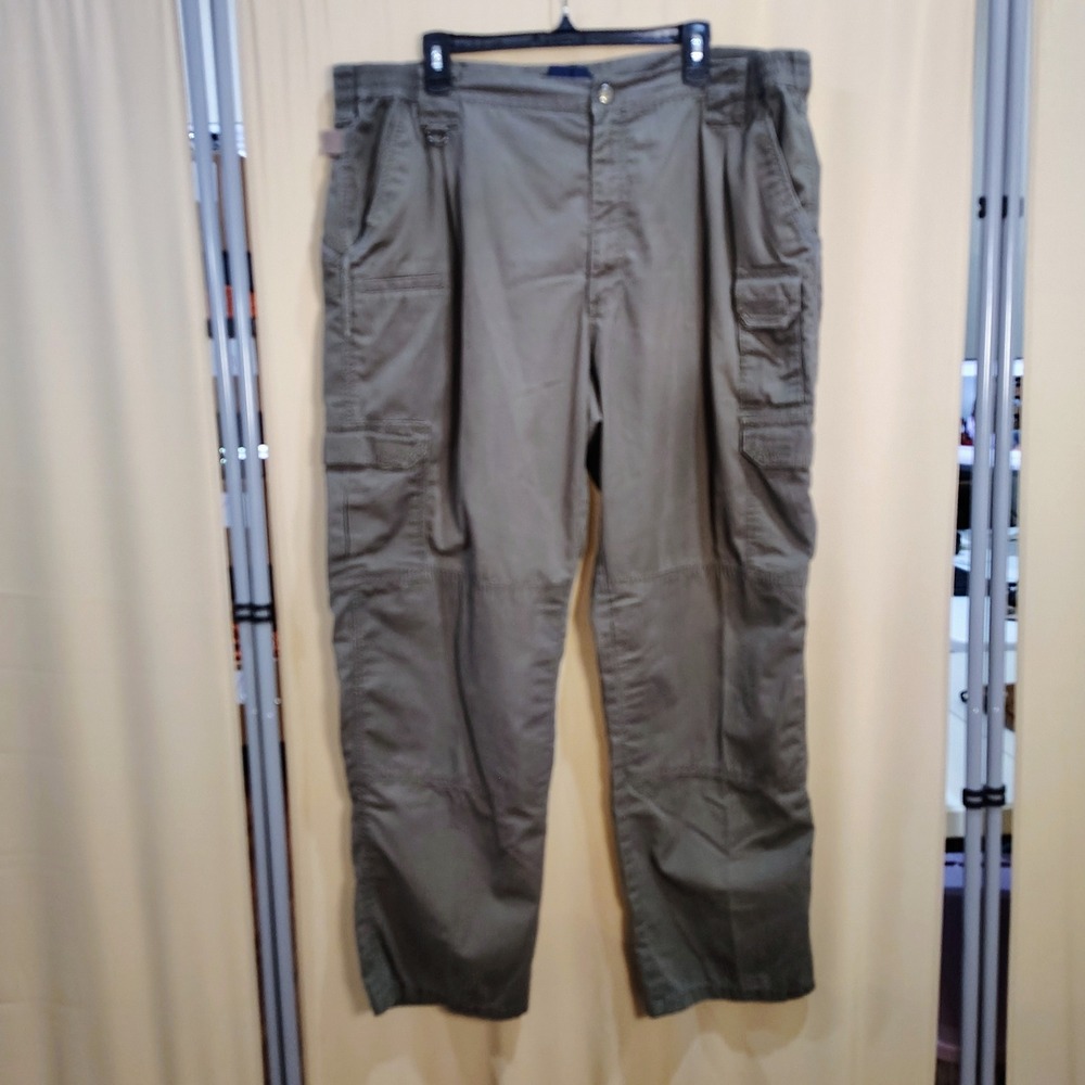 5.11 Tactical Cargo RipStop Pants Men 42x32 Gorpcore Utility Outdoors Army Green